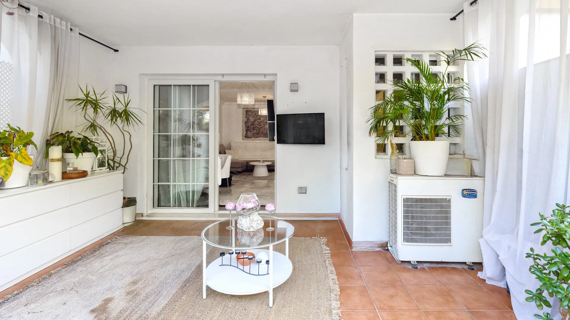 Comprar apartamento planta baja de 2 dormitorios en Los Pinos de Nagüeles