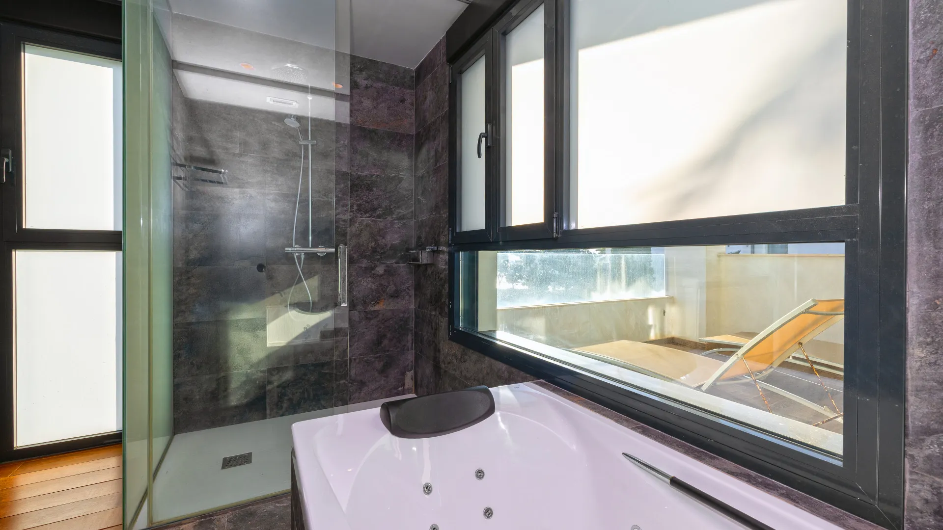 Villa for sale in Marbesa with 5 bedrooms