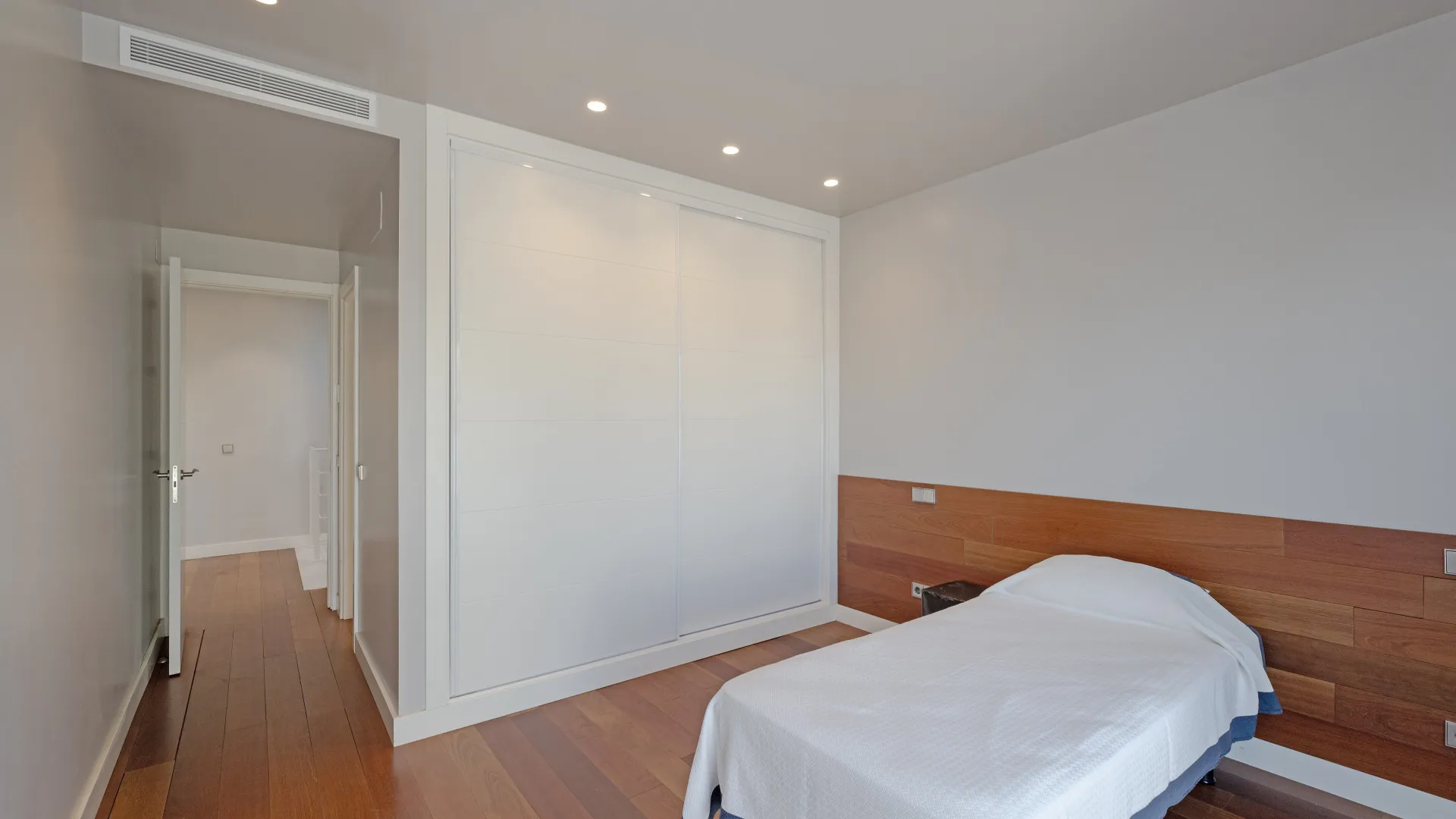 Villa for sale in Marbesa with 5 bedrooms