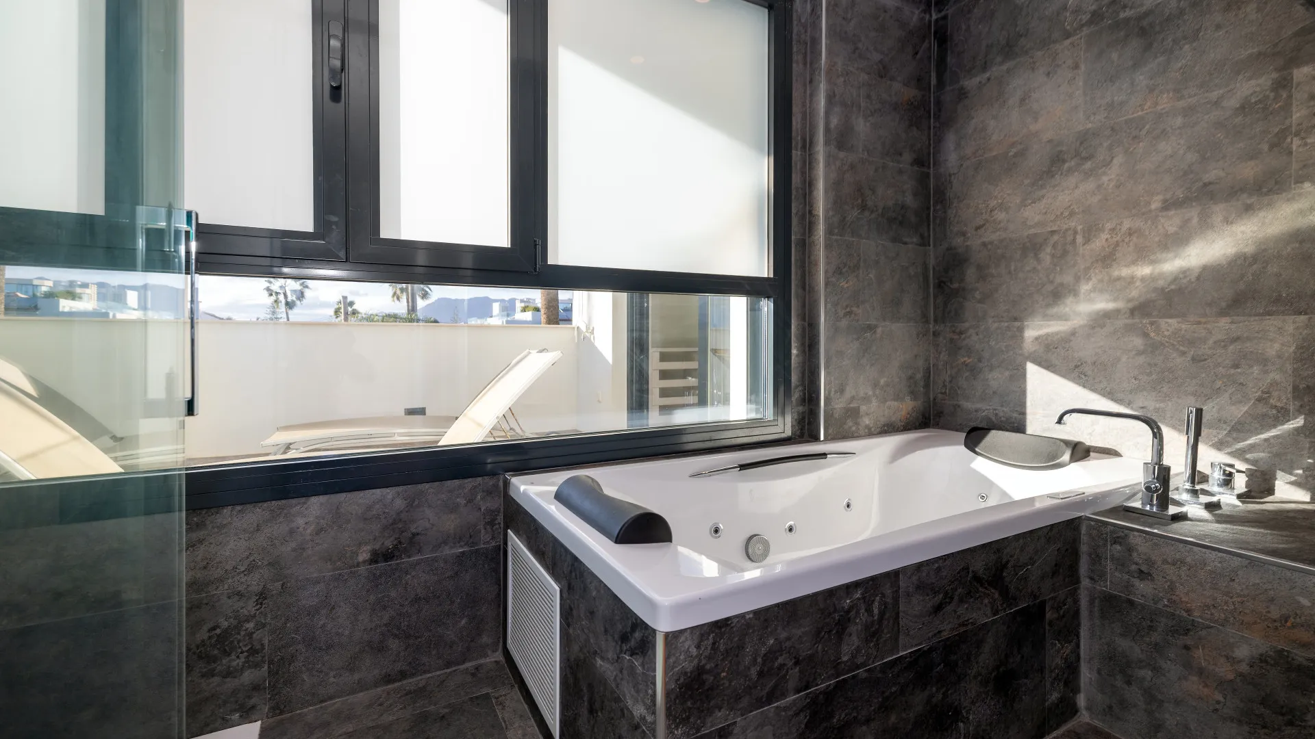 Villa for sale in Marbesa with 5 bedrooms