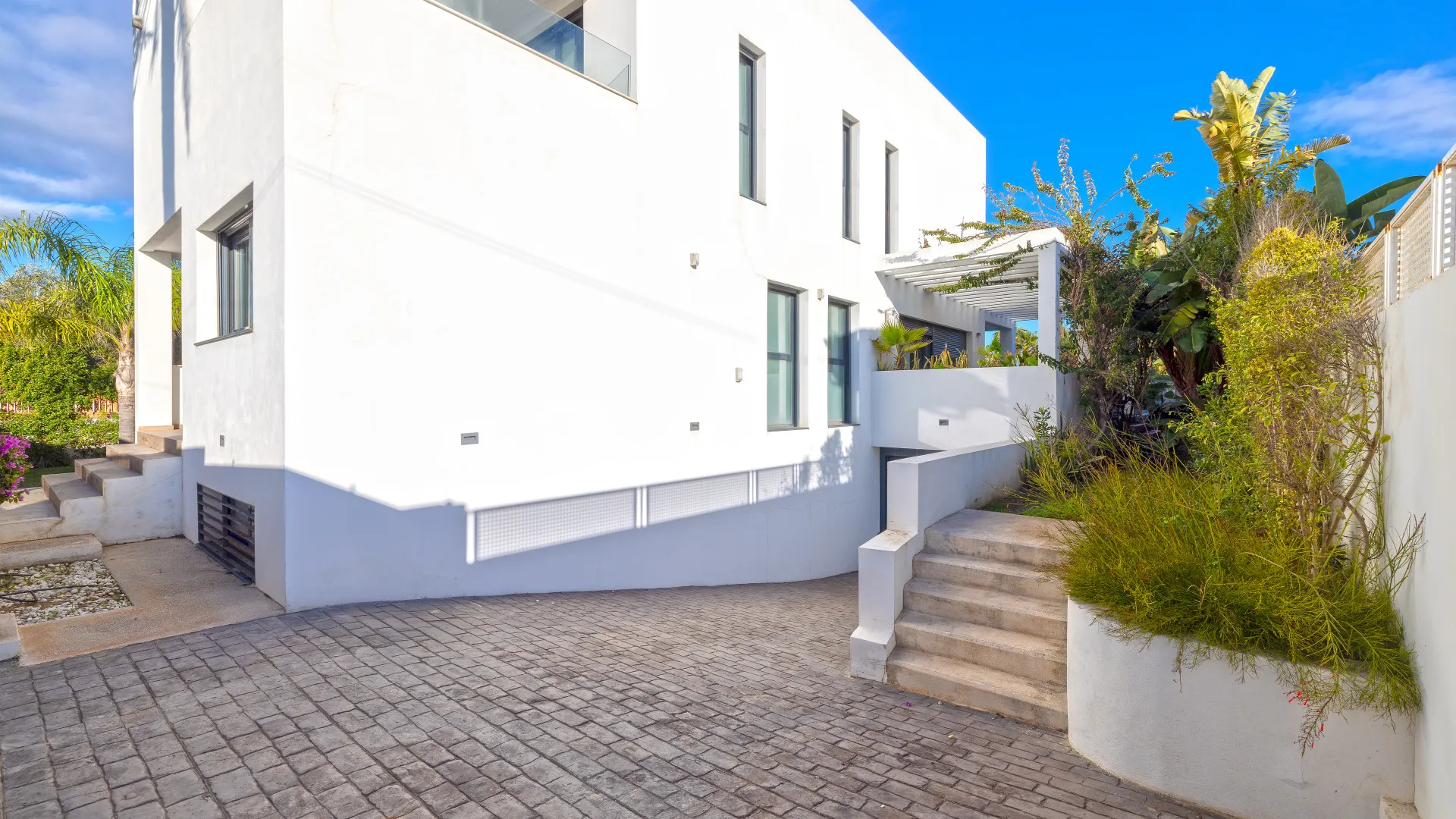 Villa for sale in Marbesa with 5 bedrooms