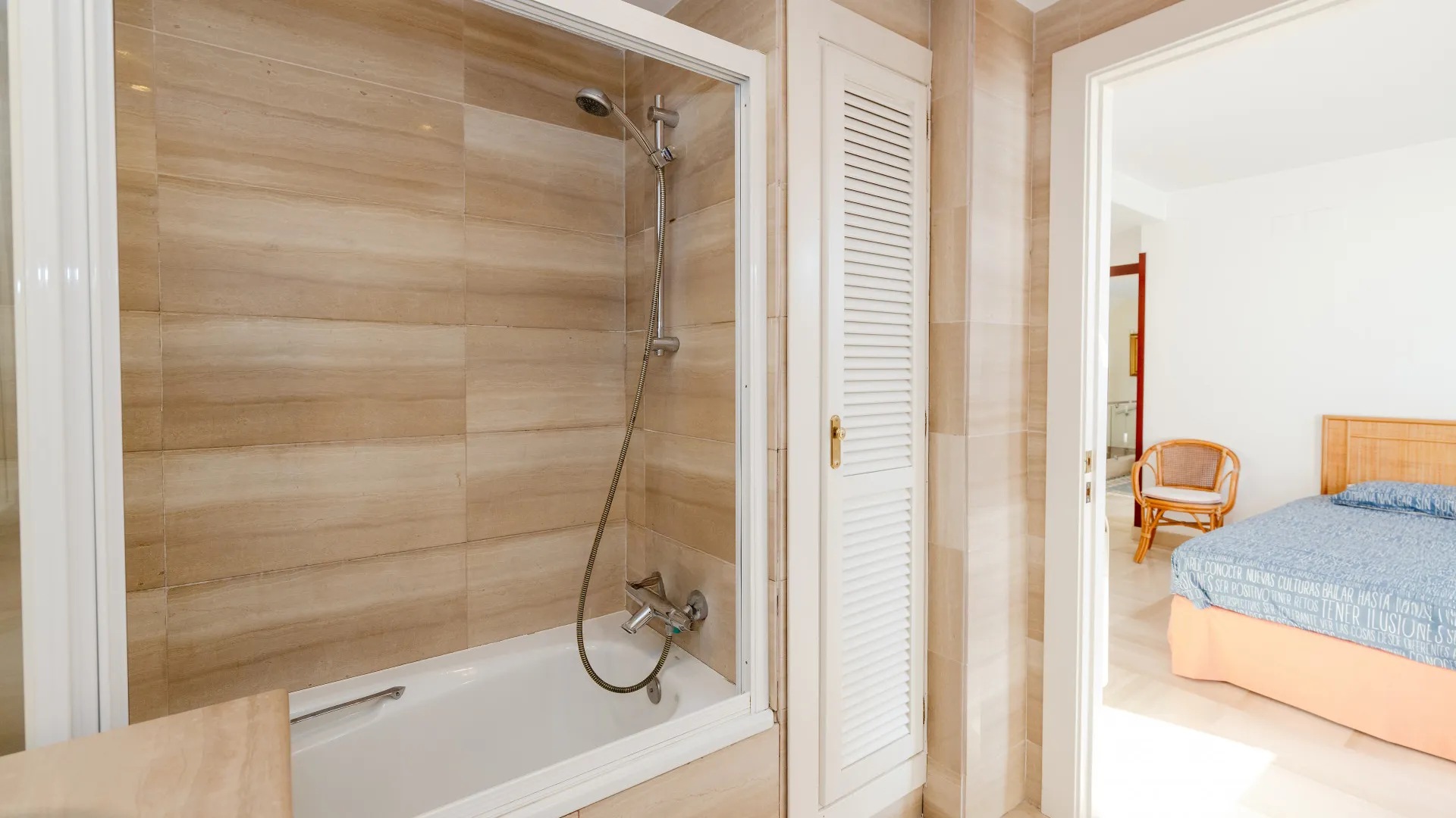 Duplex penthouse with 5 bedrooms for sale in Marbella Centro