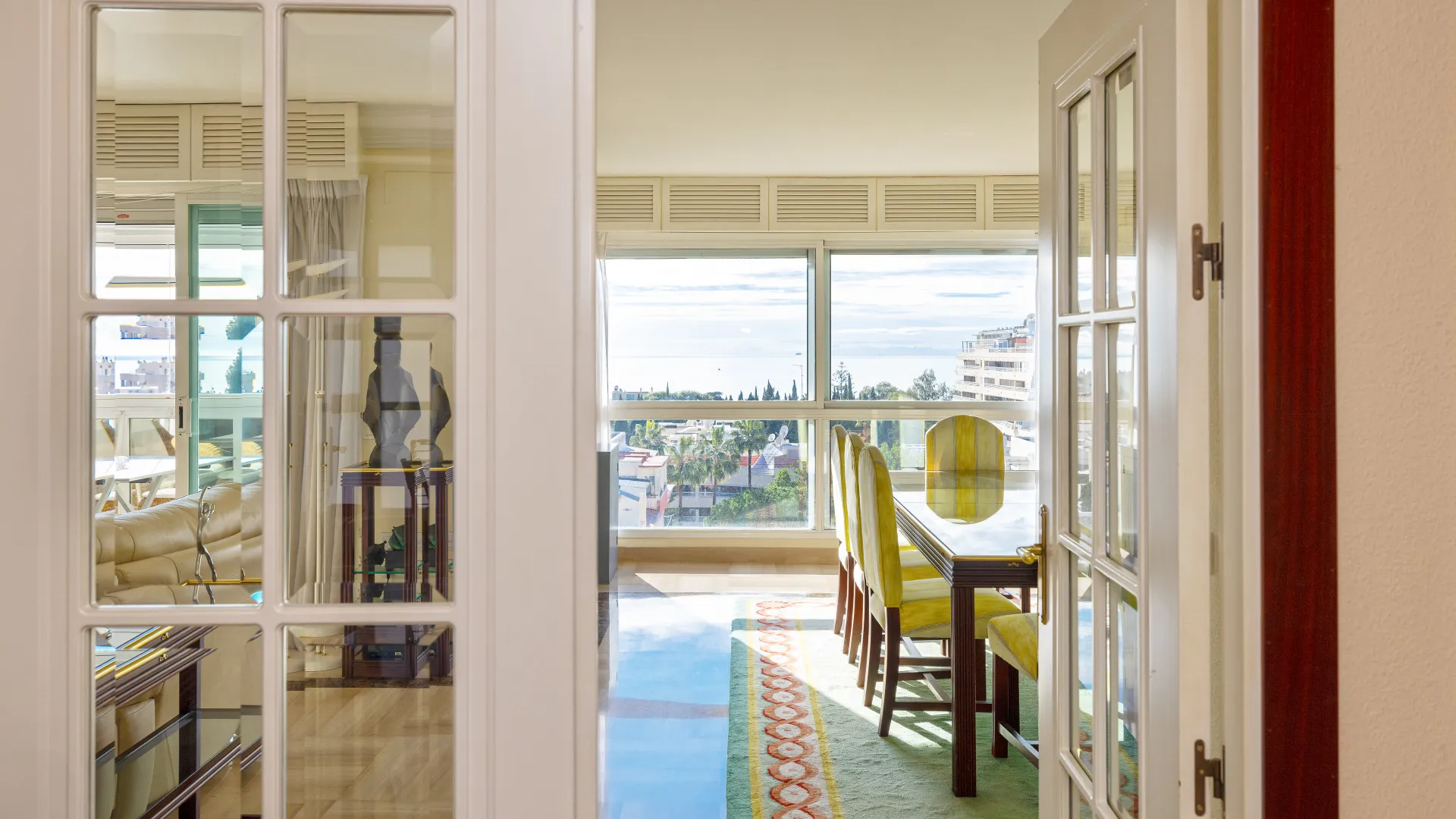 Duplex penthouse with 5 bedrooms for sale in Marbella Centro