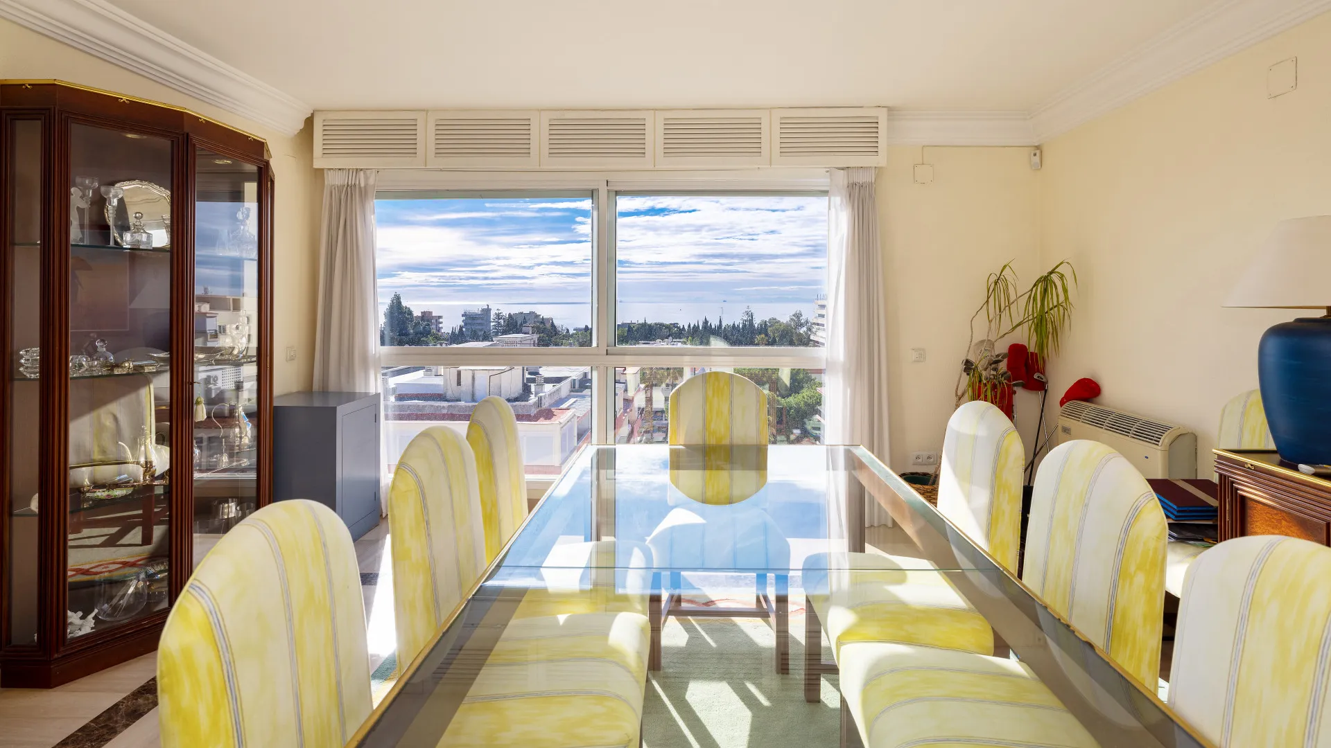 Duplex penthouse with 5 bedrooms for sale in Marbella Centro