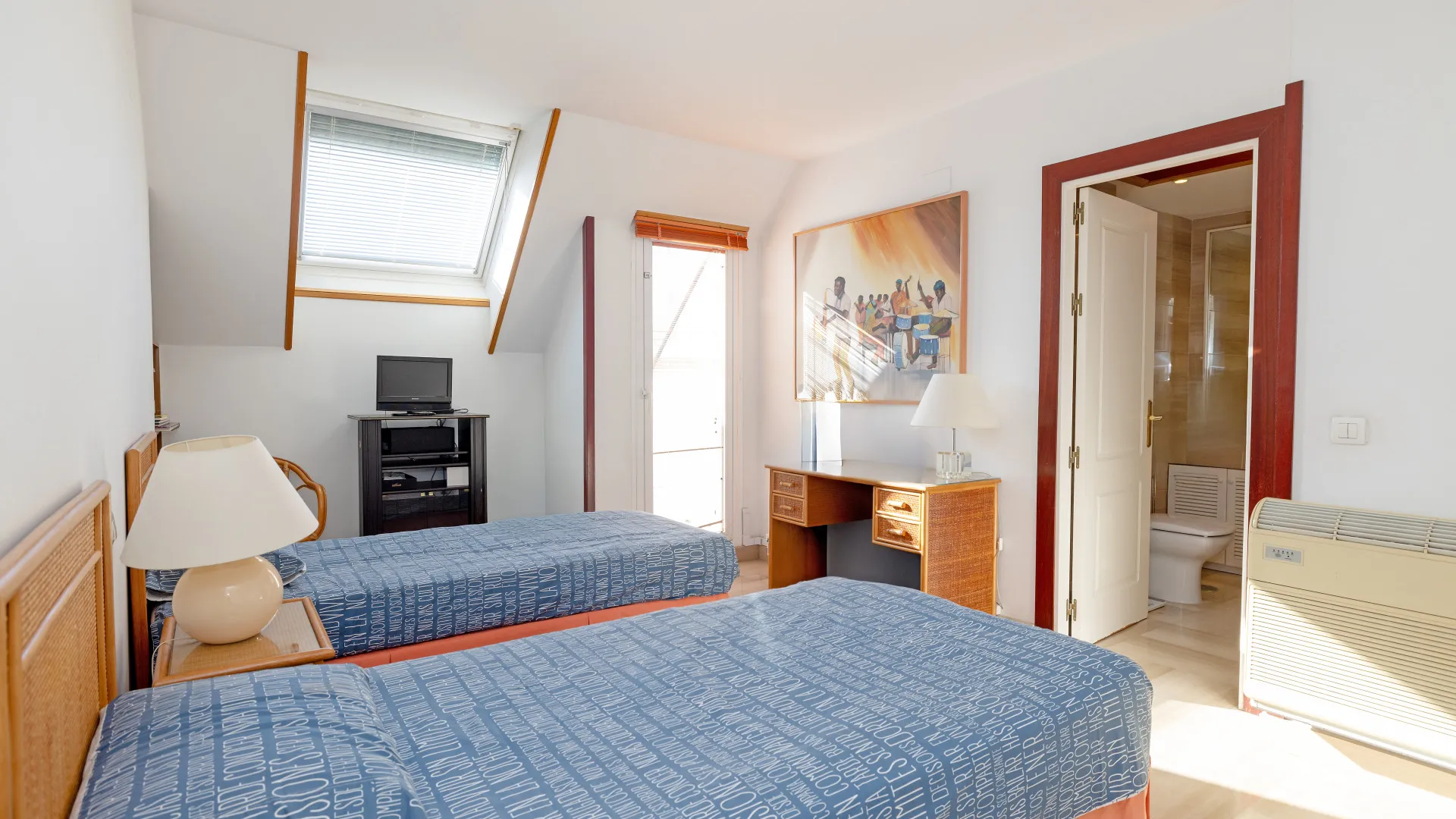 Duplex penthouse with 5 bedrooms for sale in Marbella Centro