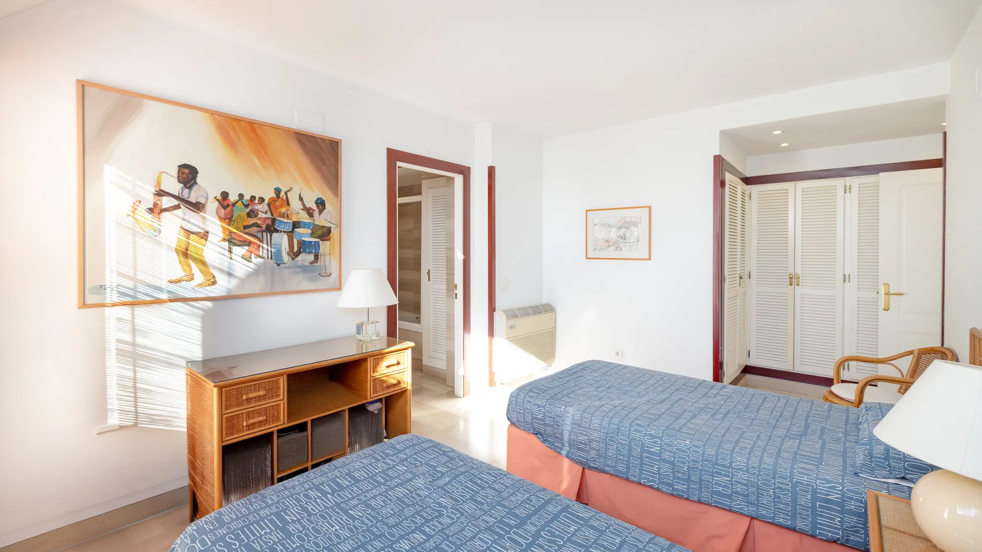 Duplex penthouse with 5 bedrooms for sale in Marbella Centro