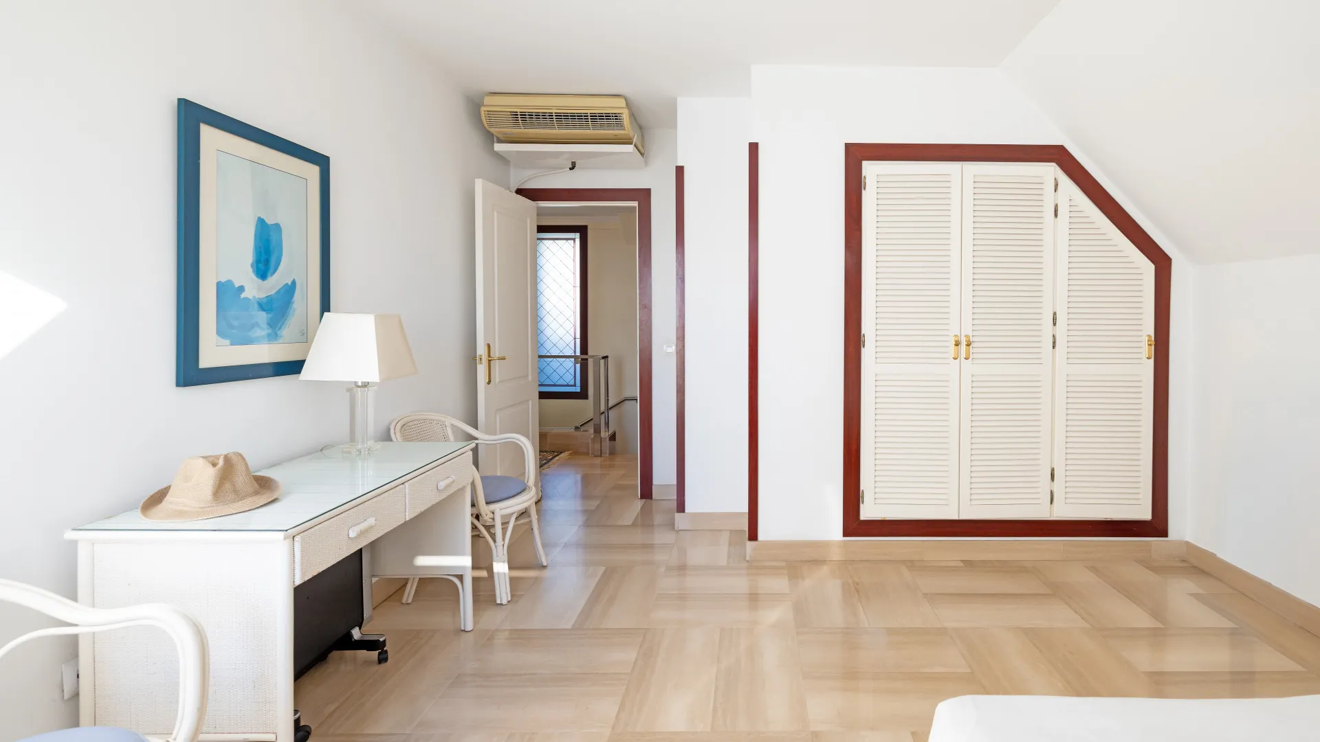 Duplex penthouse with 5 bedrooms for sale in Marbella Centro