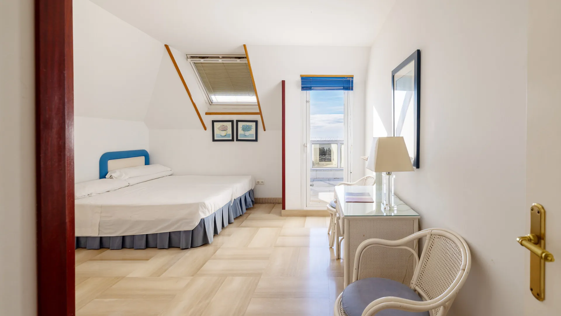 Duplex penthouse with 5 bedrooms for sale in Marbella Centro