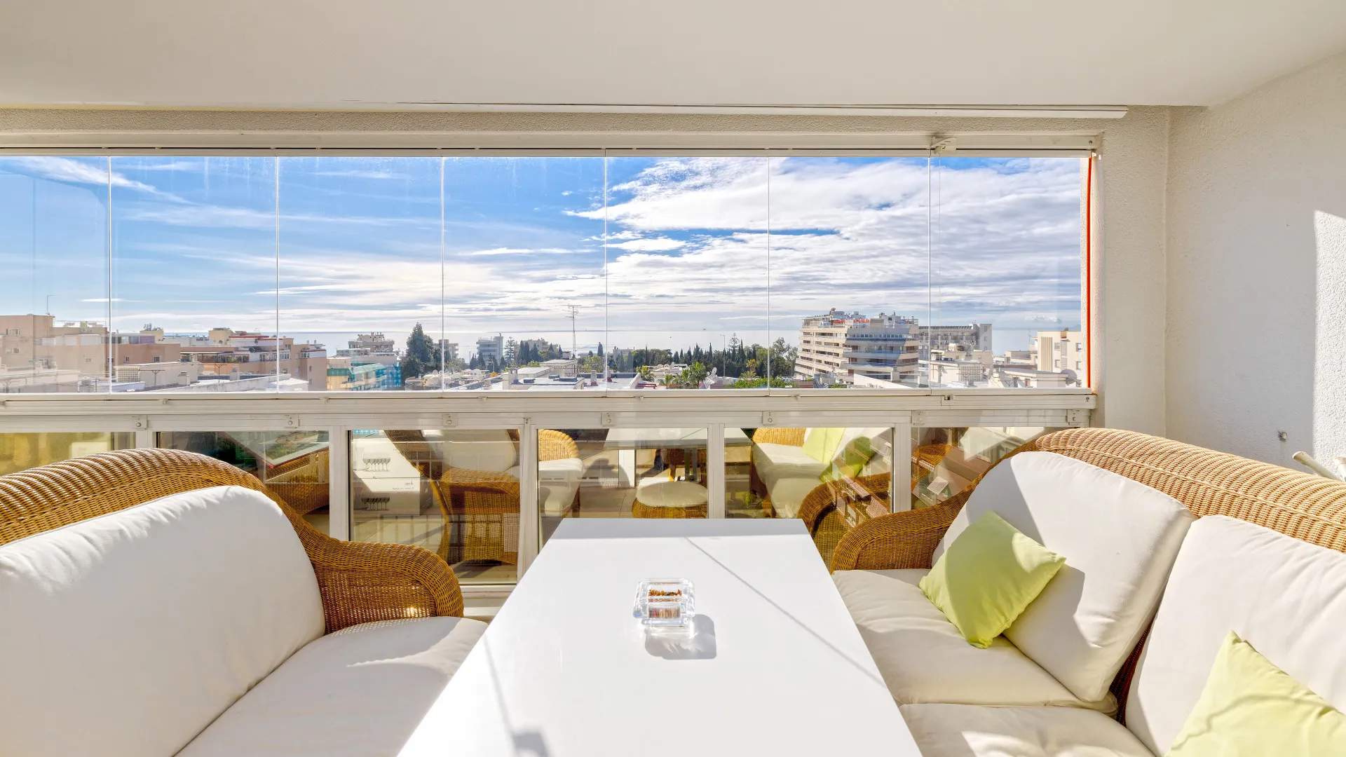 Duplex penthouse with 5 bedrooms for sale in Marbella Centro