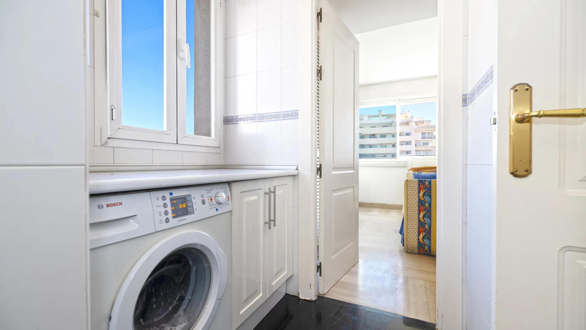 Duplex penthouse with 5 bedrooms for sale in Marbella Centro