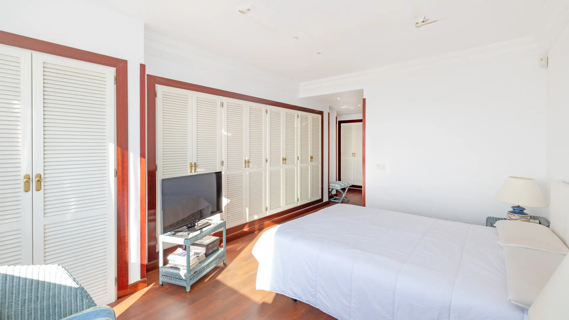 Duplex penthouse with 5 bedrooms for sale in Marbella Centro