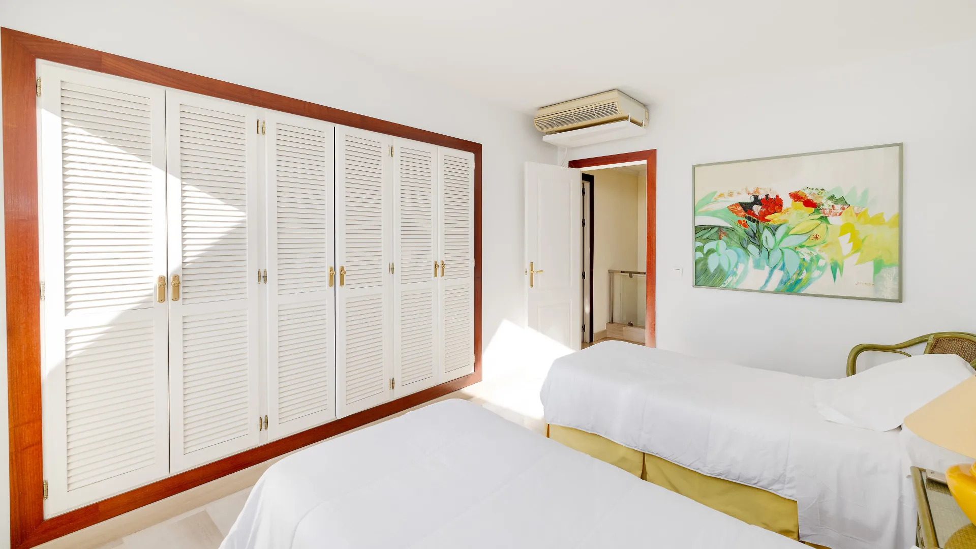 Duplex penthouse with 5 bedrooms for sale in Marbella Centro