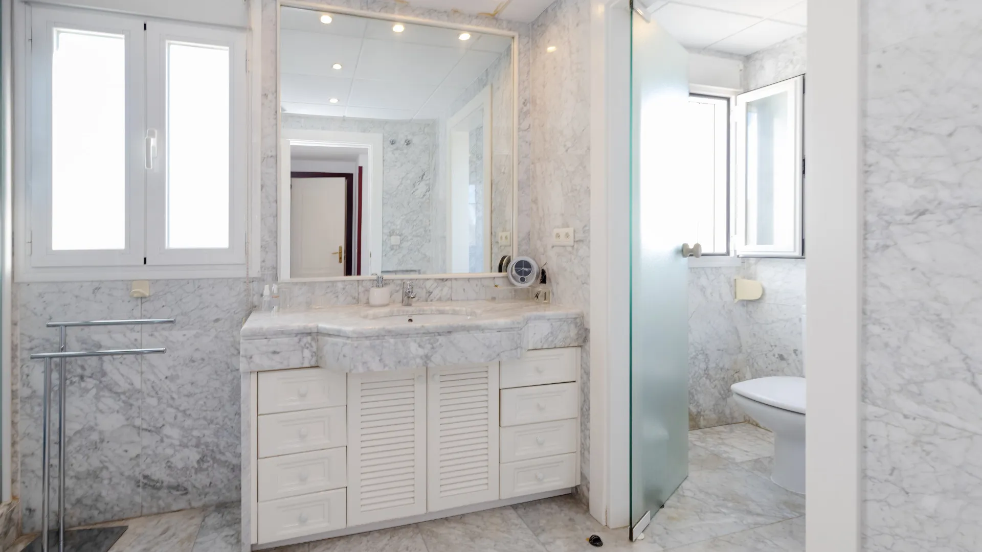 Duplex penthouse with 5 bedrooms for sale in Marbella Centro