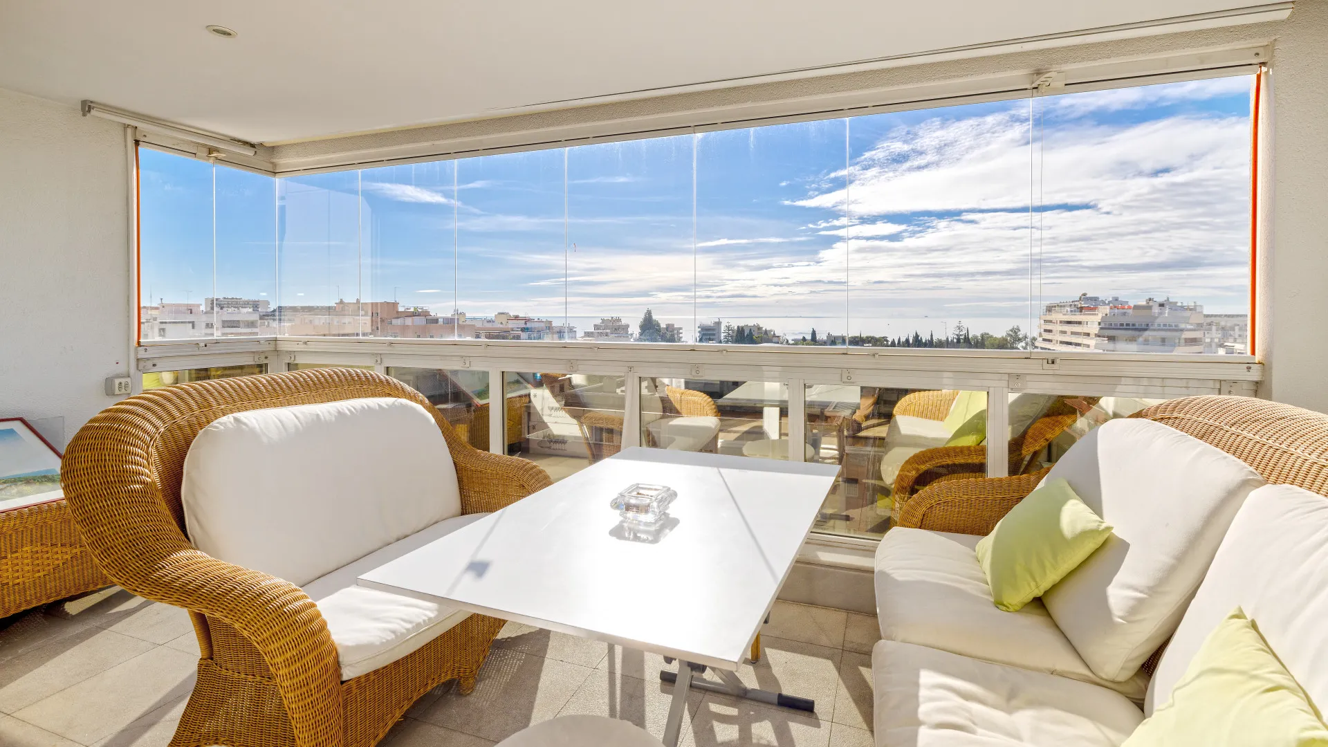 Duplex penthouse with 5 bedrooms for sale in Marbella Centro