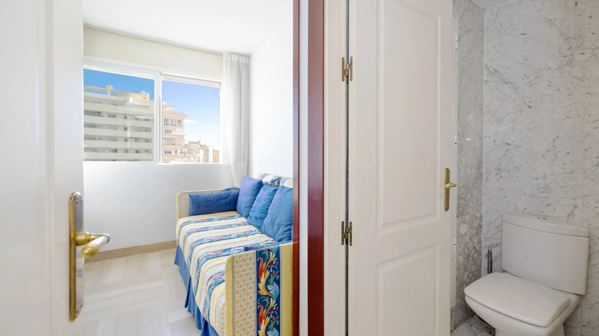 Duplex penthouse with 5 bedrooms for sale in Marbella Centro