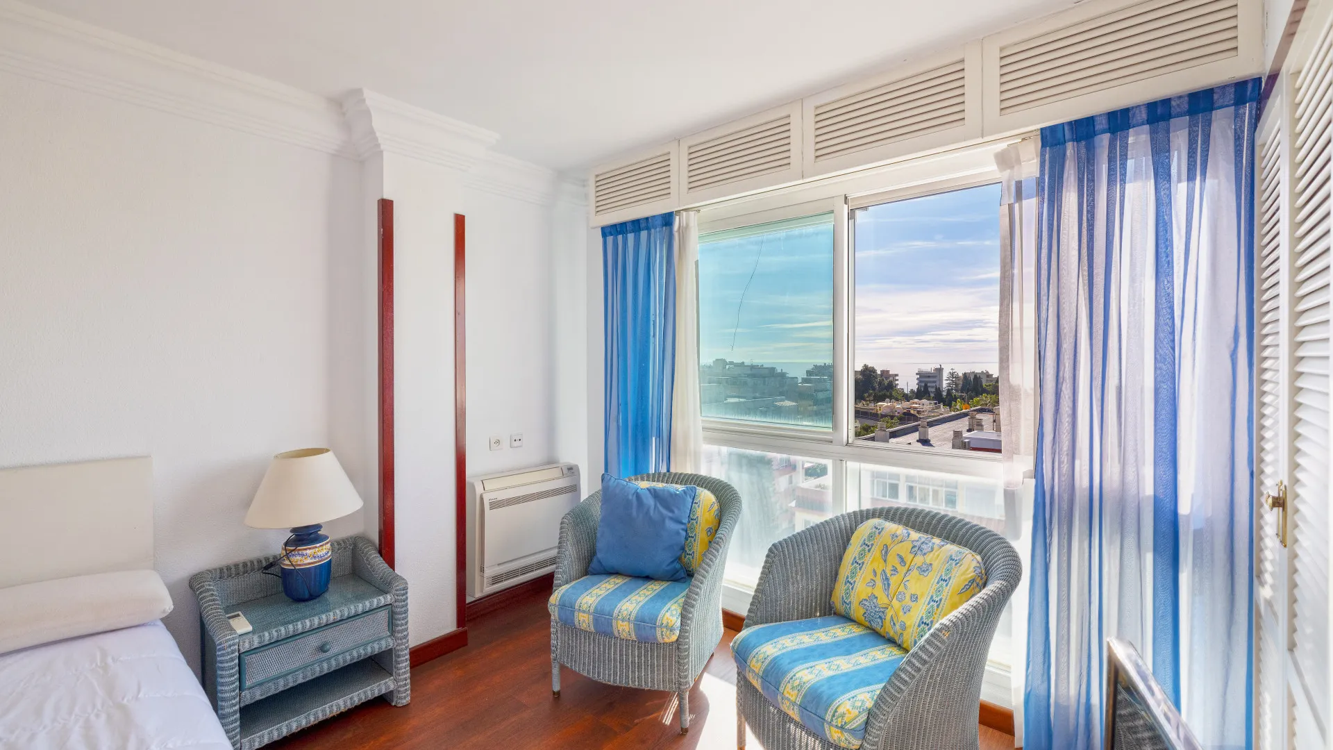 Duplex penthouse with 5 bedrooms for sale in Marbella Centro