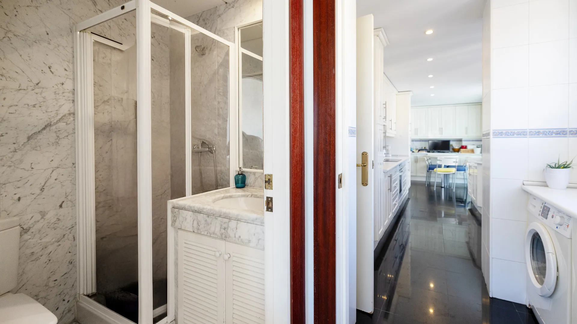 Duplex penthouse with 5 bedrooms for sale in Marbella Centro