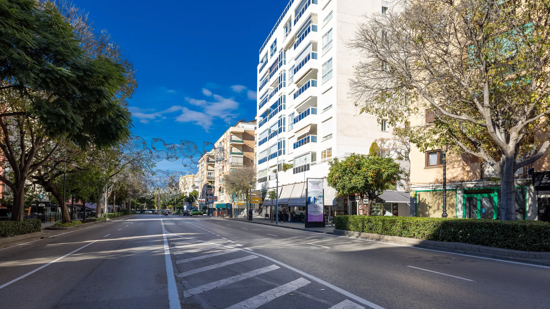 Duplex penthouse with 5 bedrooms for sale in Marbella Centro