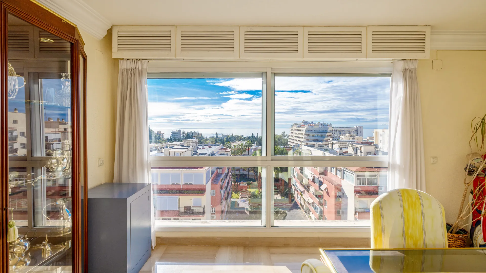 Duplex penthouse with 5 bedrooms for sale in Marbella Centro