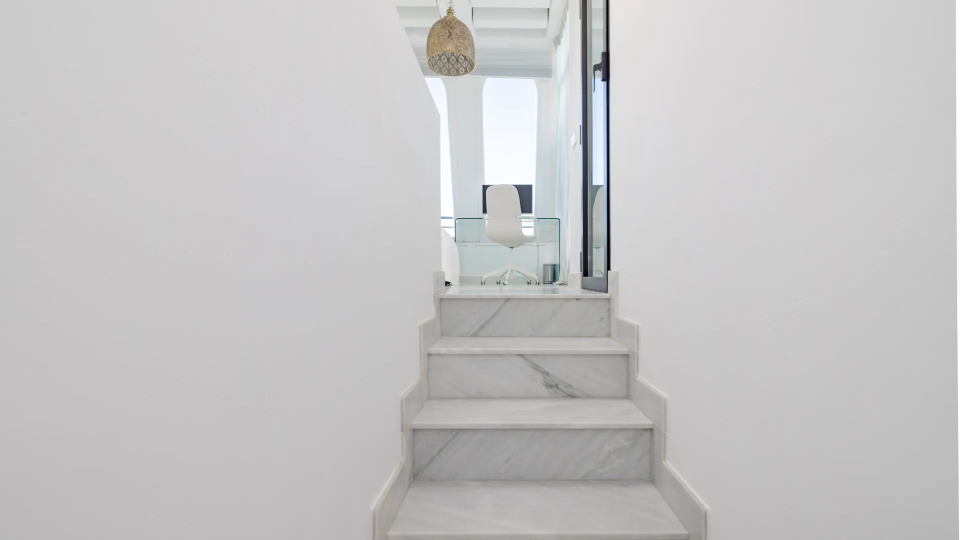 For sale Playa de la Fontanilla duplex penthouse with 3 bedrooms