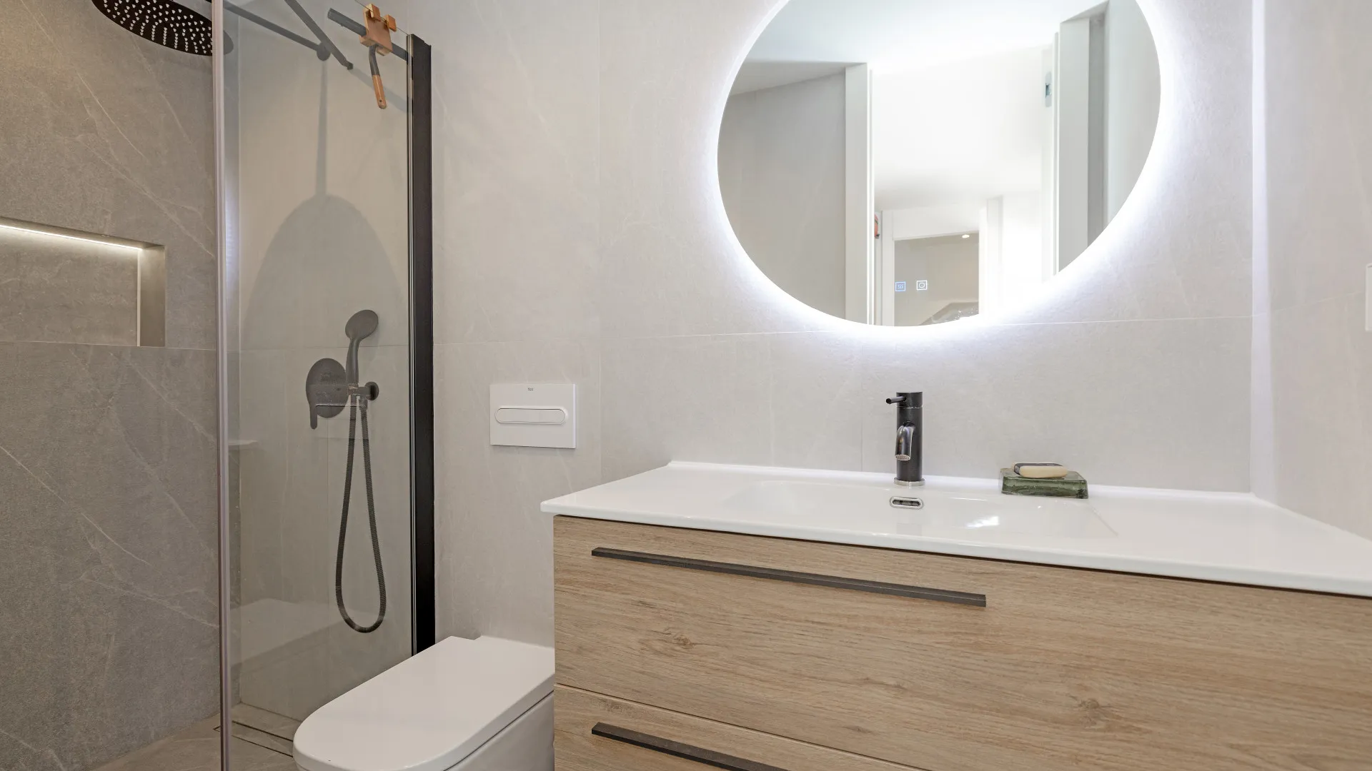 For sale Playa de la Fontanilla duplex penthouse with 3 bedrooms