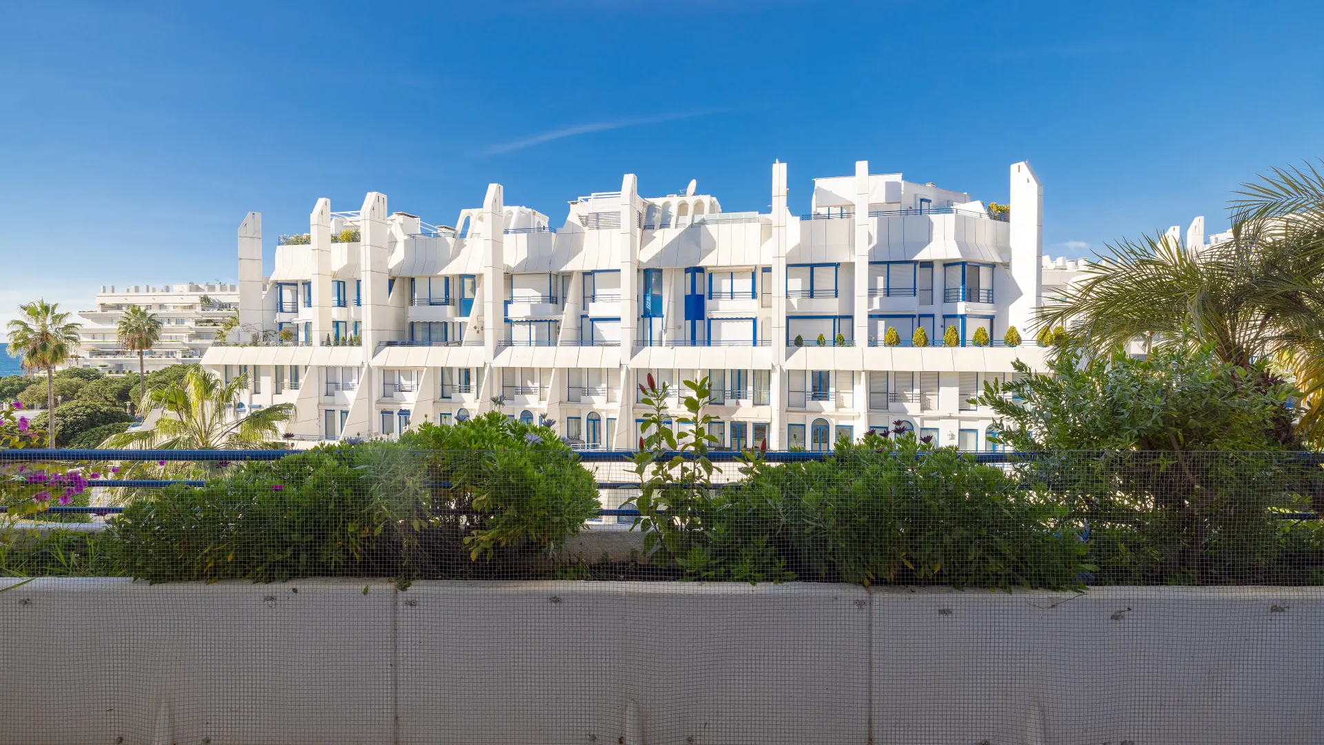 For sale Playa de la Fontanilla duplex penthouse with 3 bedrooms