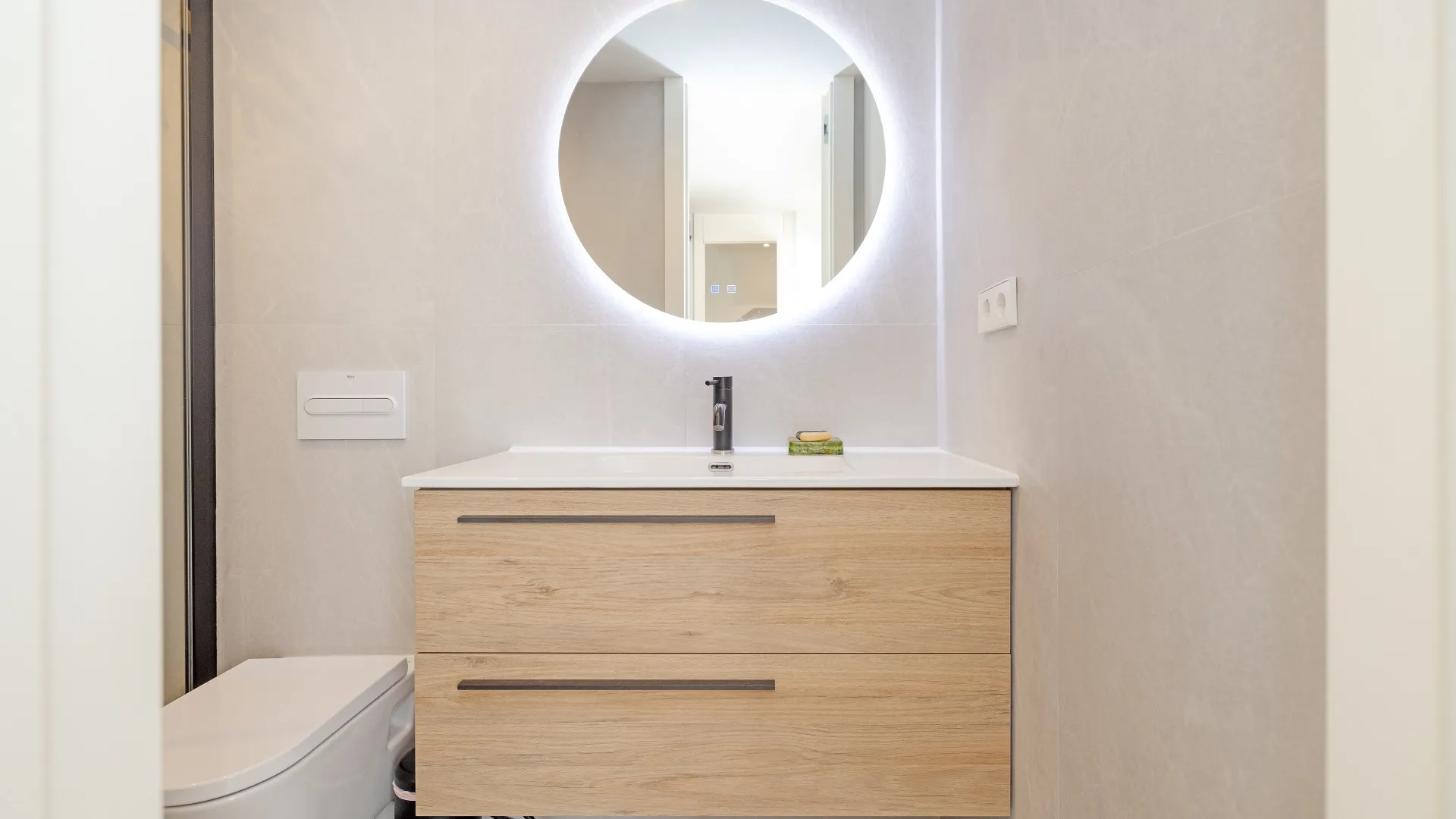 For sale Playa de la Fontanilla duplex penthouse with 3 bedrooms