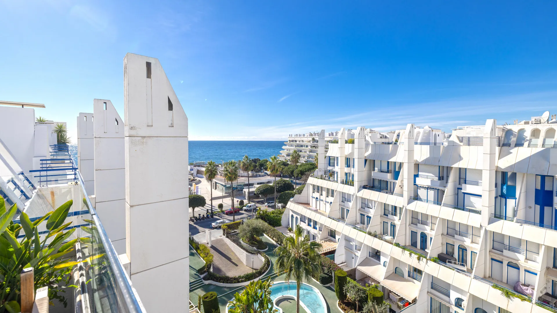 For sale Playa de la Fontanilla duplex penthouse with 3 bedrooms