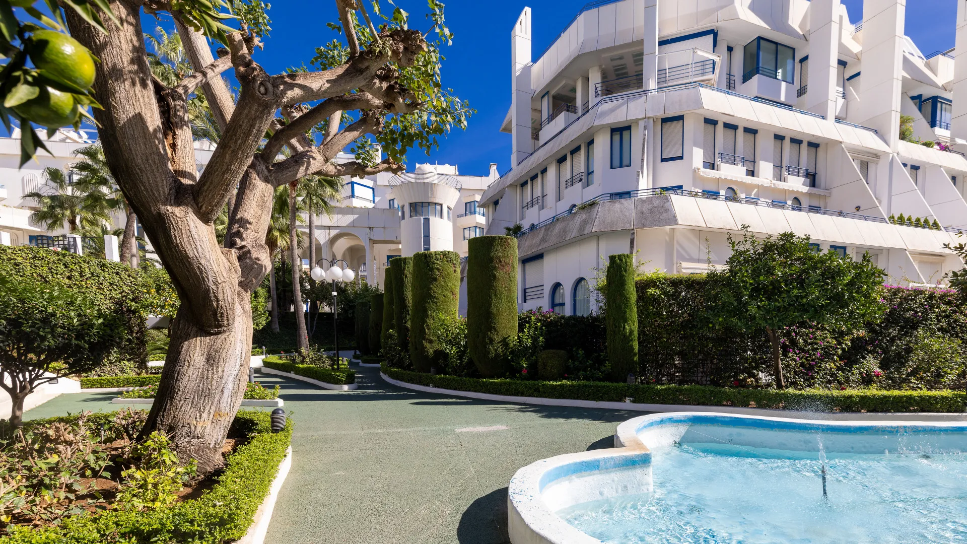 For sale Playa de la Fontanilla duplex penthouse with 3 bedrooms