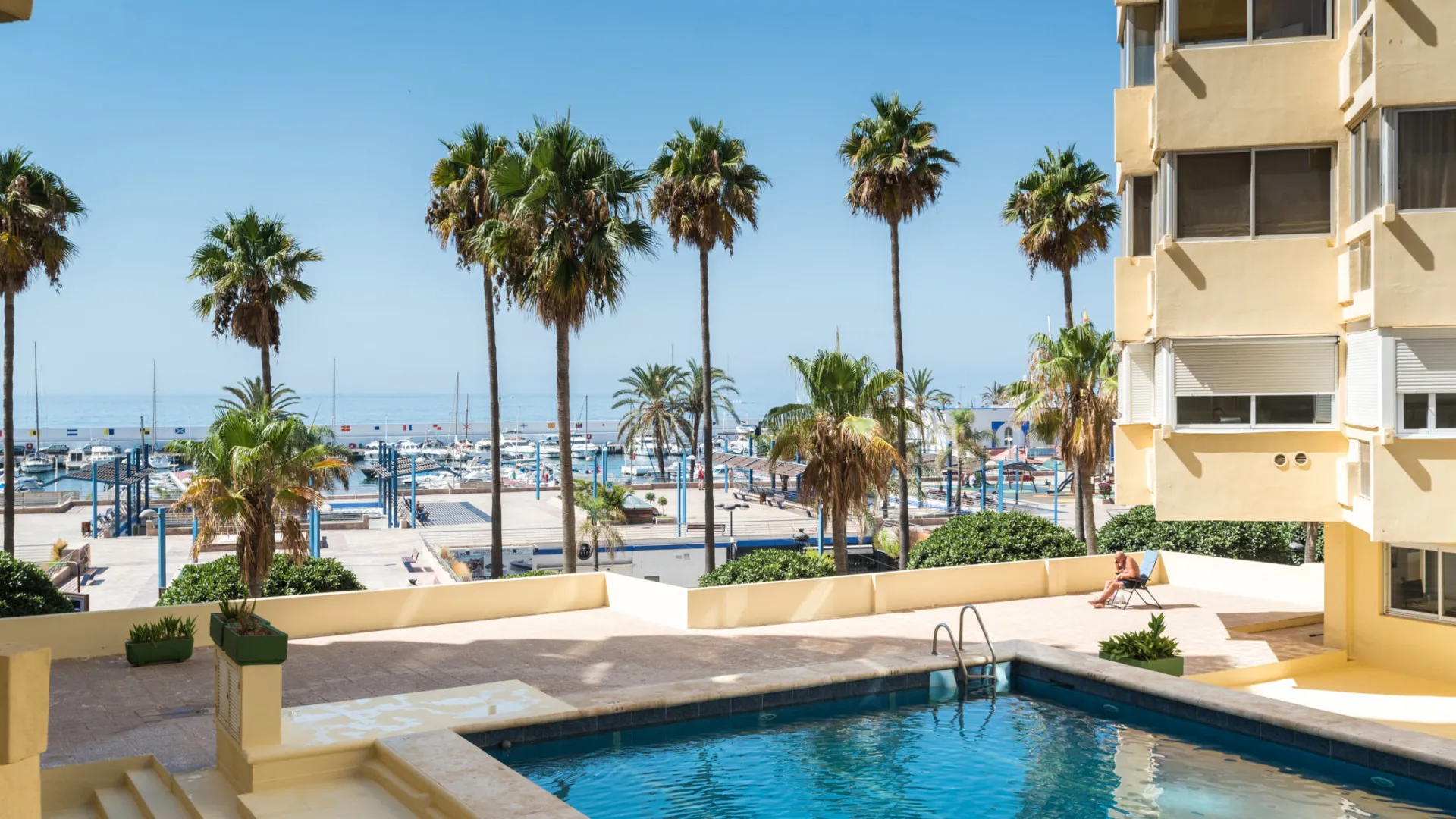 3 bedrooms apartment in Playa Bajadilla - Puertos for sale