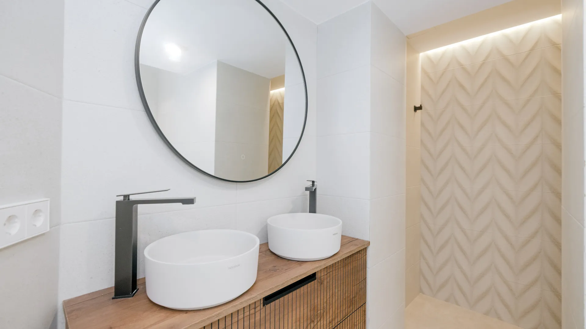 3 bedrooms apartment in Playa Bajadilla - Puertos for sale