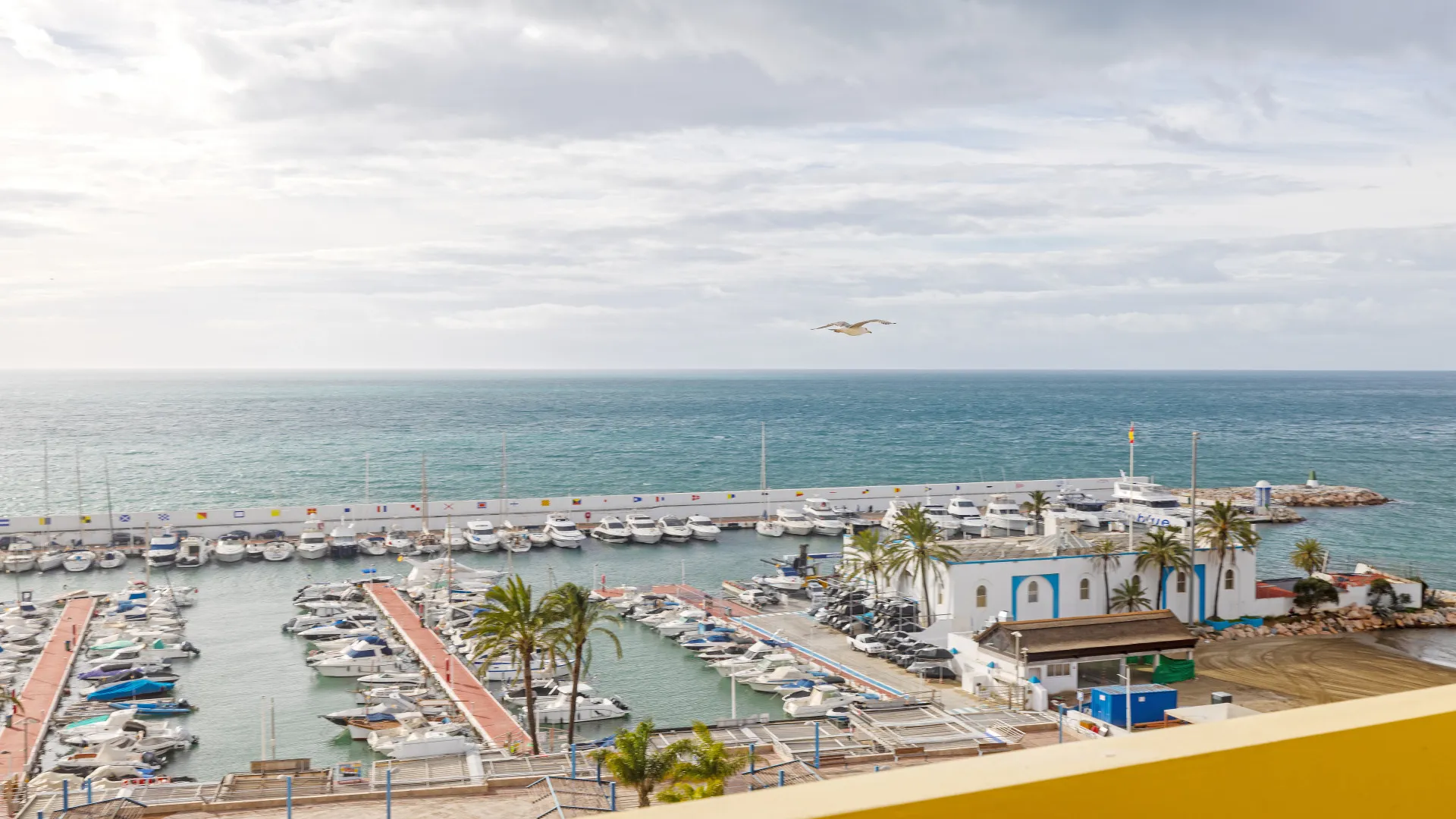 3 bedrooms apartment in Playa Bajadilla - Puertos for sale