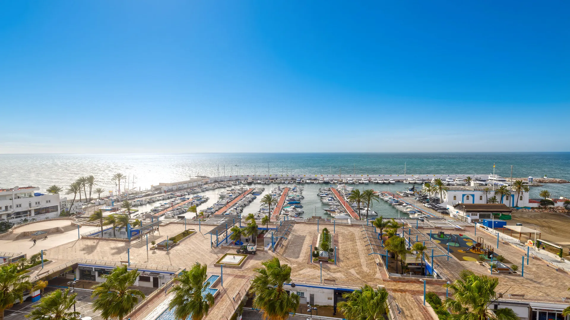 3 bedrooms apartment in Playa Bajadilla - Puertos for sale