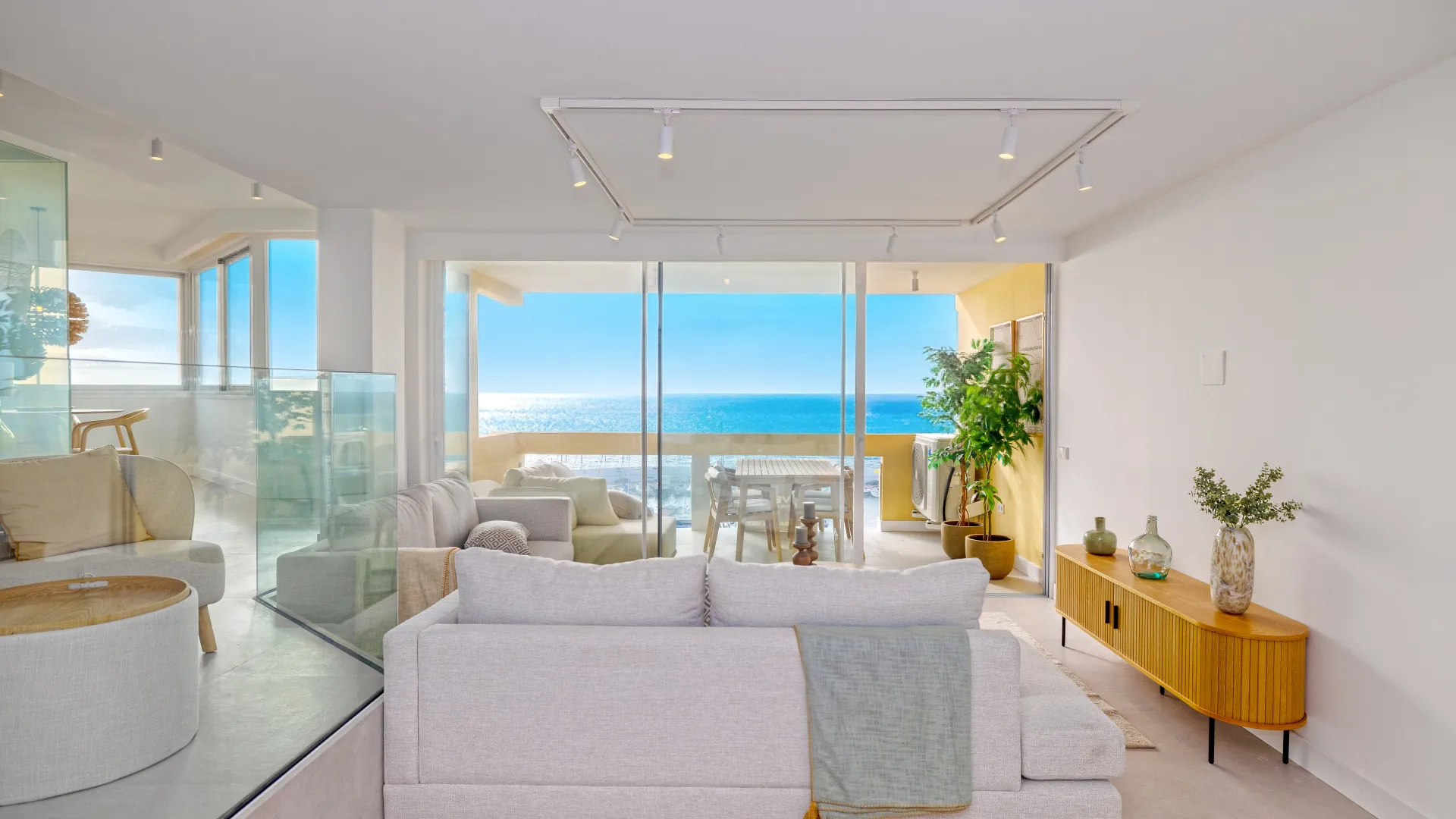 3 bedrooms apartment in Playa Bajadilla - Puertos for sale