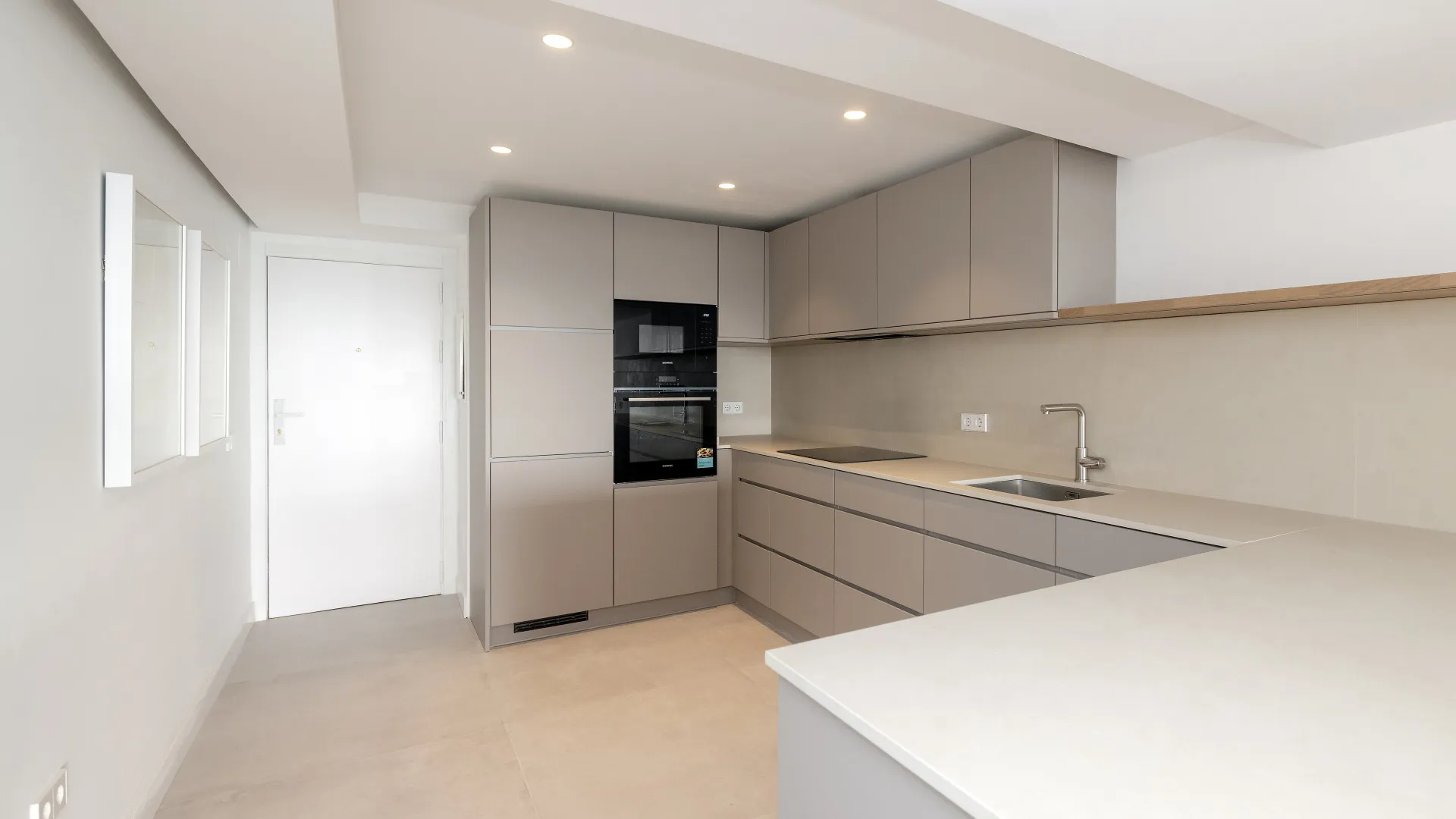 3 bedrooms apartment in Playa Bajadilla - Puertos for sale