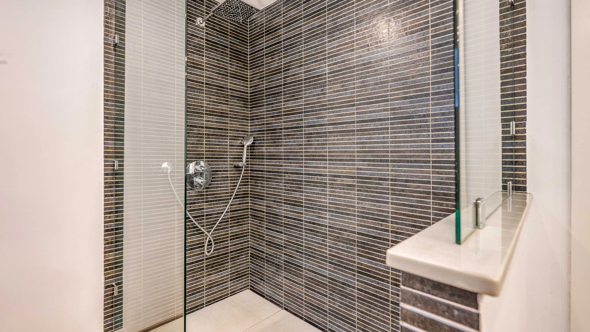 Ground floor apartment with 2 bedrooms for sale in Puente Romano II