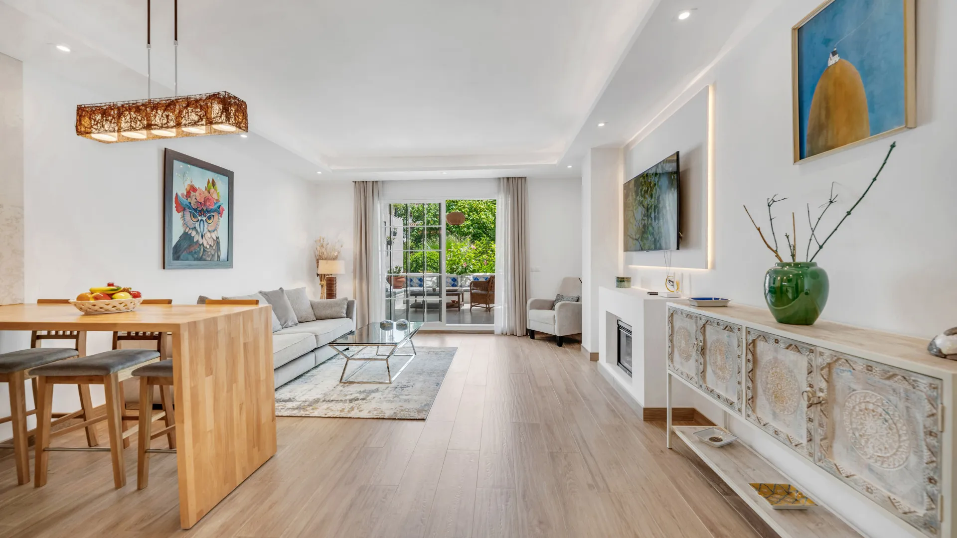 Ground floor apartment with 2 bedrooms for sale in Puente Romano II