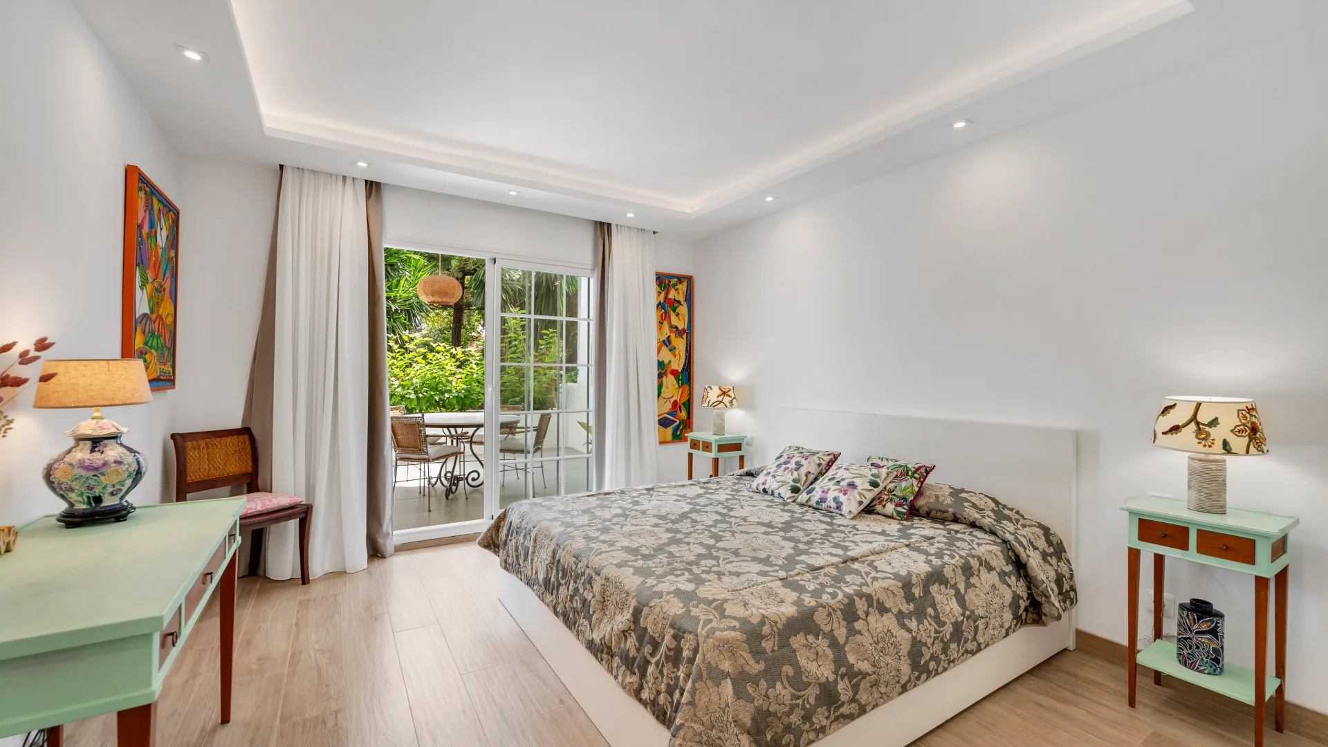 Ground floor apartment with 2 bedrooms for sale in Puente Romano II