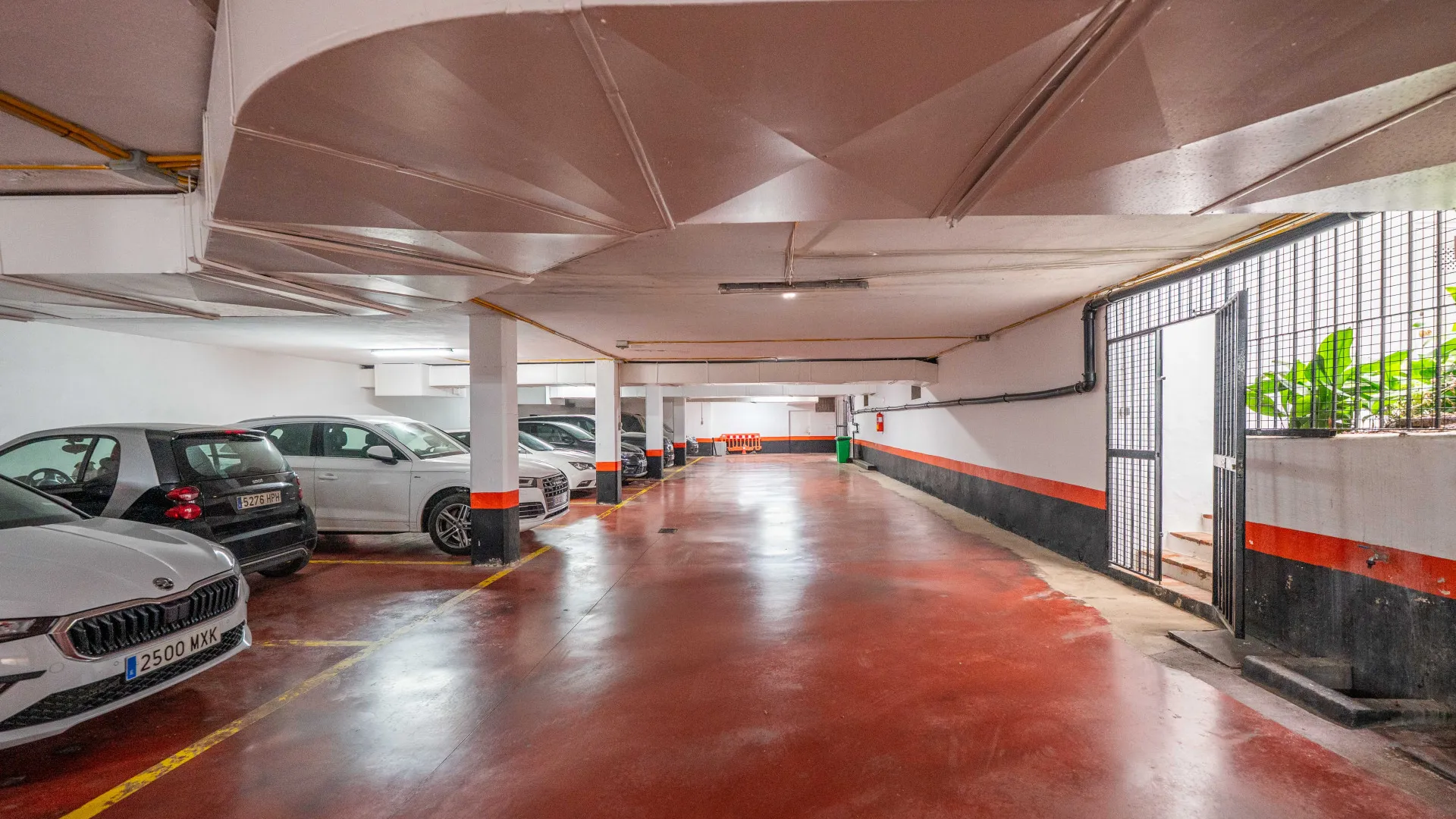 Ground floor apartment with 2 bedrooms for sale in Puente Romano II