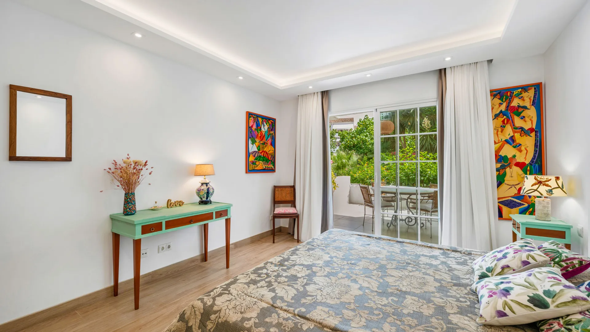 Ground floor apartment with 2 bedrooms for sale in Puente Romano II