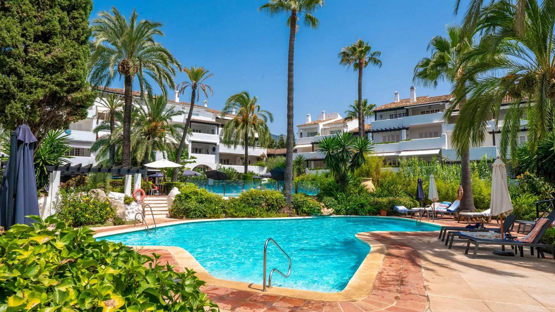 Ground floor apartment with 2 bedrooms for sale in Puente Romano II