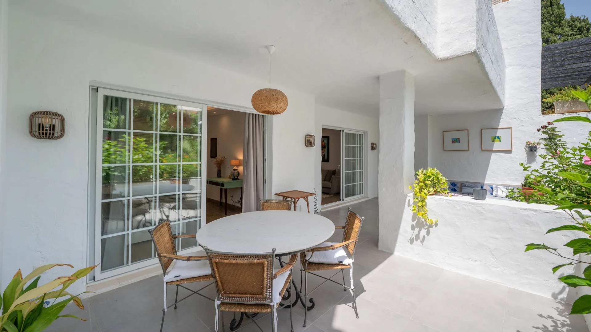 Ground floor apartment with 2 bedrooms for sale in Puente Romano II