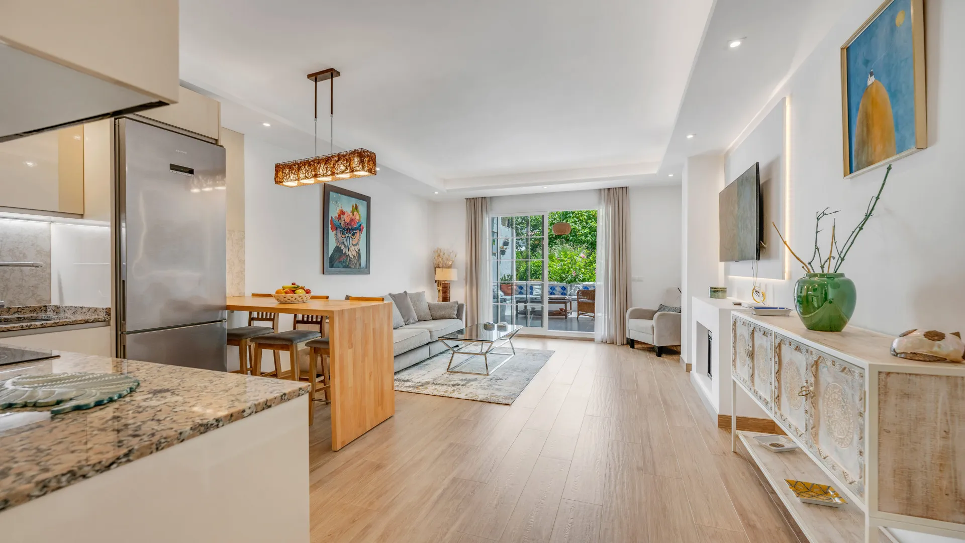 Ground floor apartment with 2 bedrooms for sale in Puente Romano II