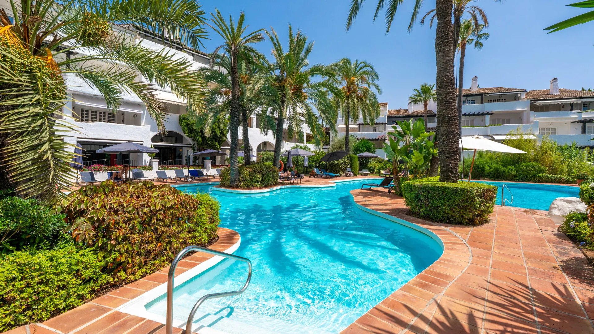 Ground floor apartment with 2 bedrooms for sale in Puente Romano II