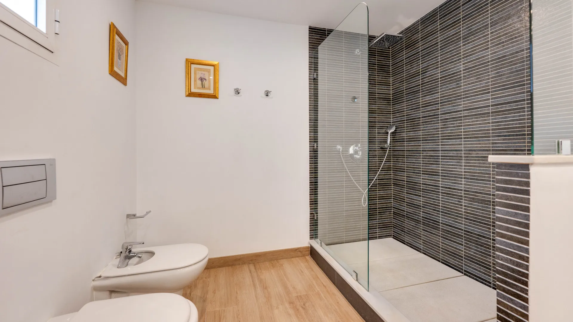 Ground floor apartment with 2 bedrooms for sale in Puente Romano II