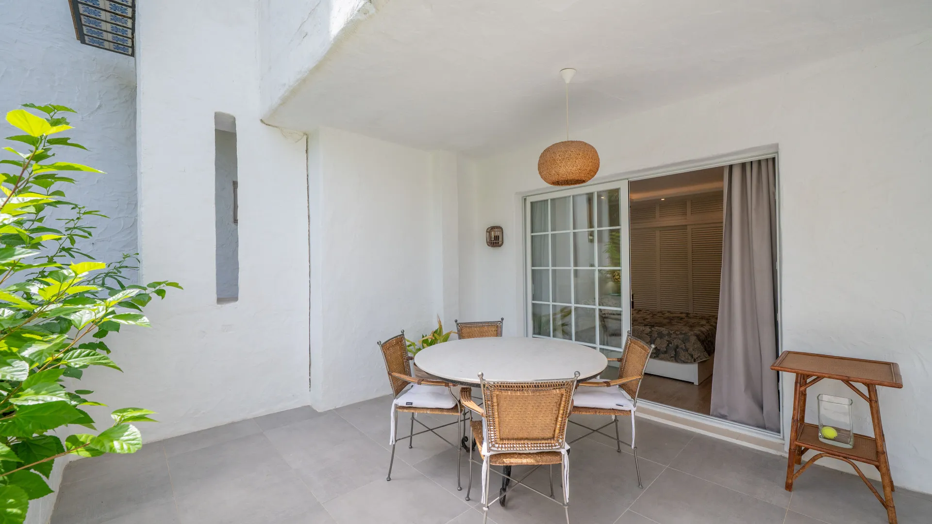 Ground floor apartment with 2 bedrooms for sale in Puente Romano II