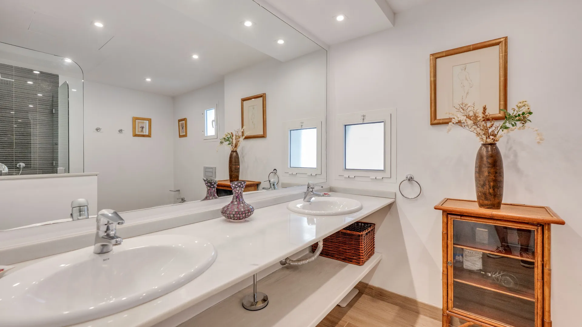 Ground floor apartment with 2 bedrooms for sale in Puente Romano II