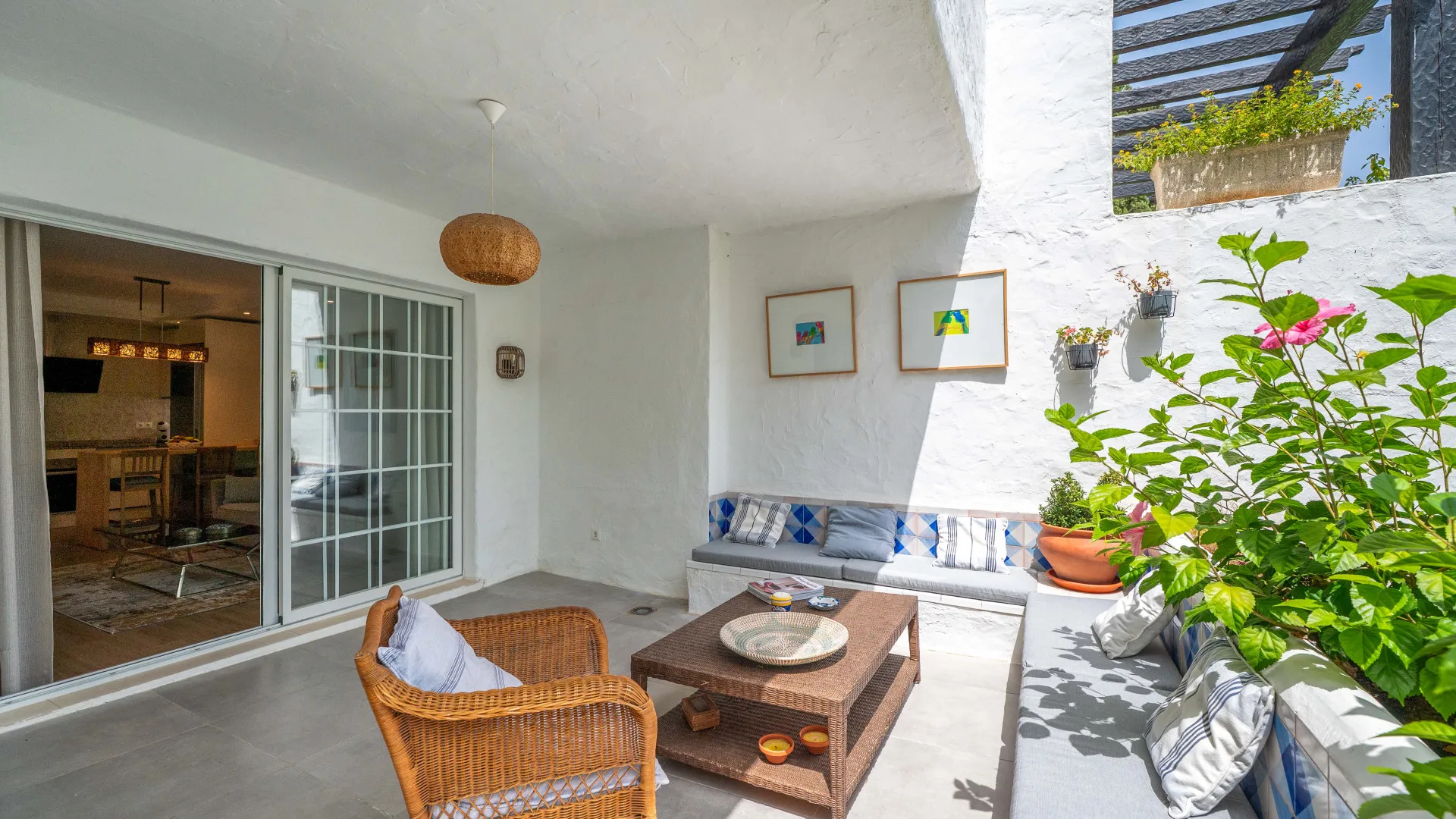 Ground floor apartment with 2 bedrooms for sale in Puente Romano II