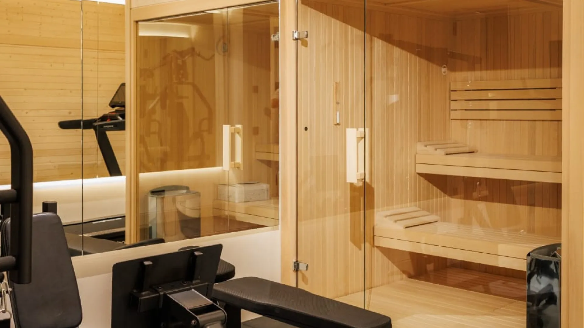 For sale 4 bedrooms villa in Marbella Golden Mile