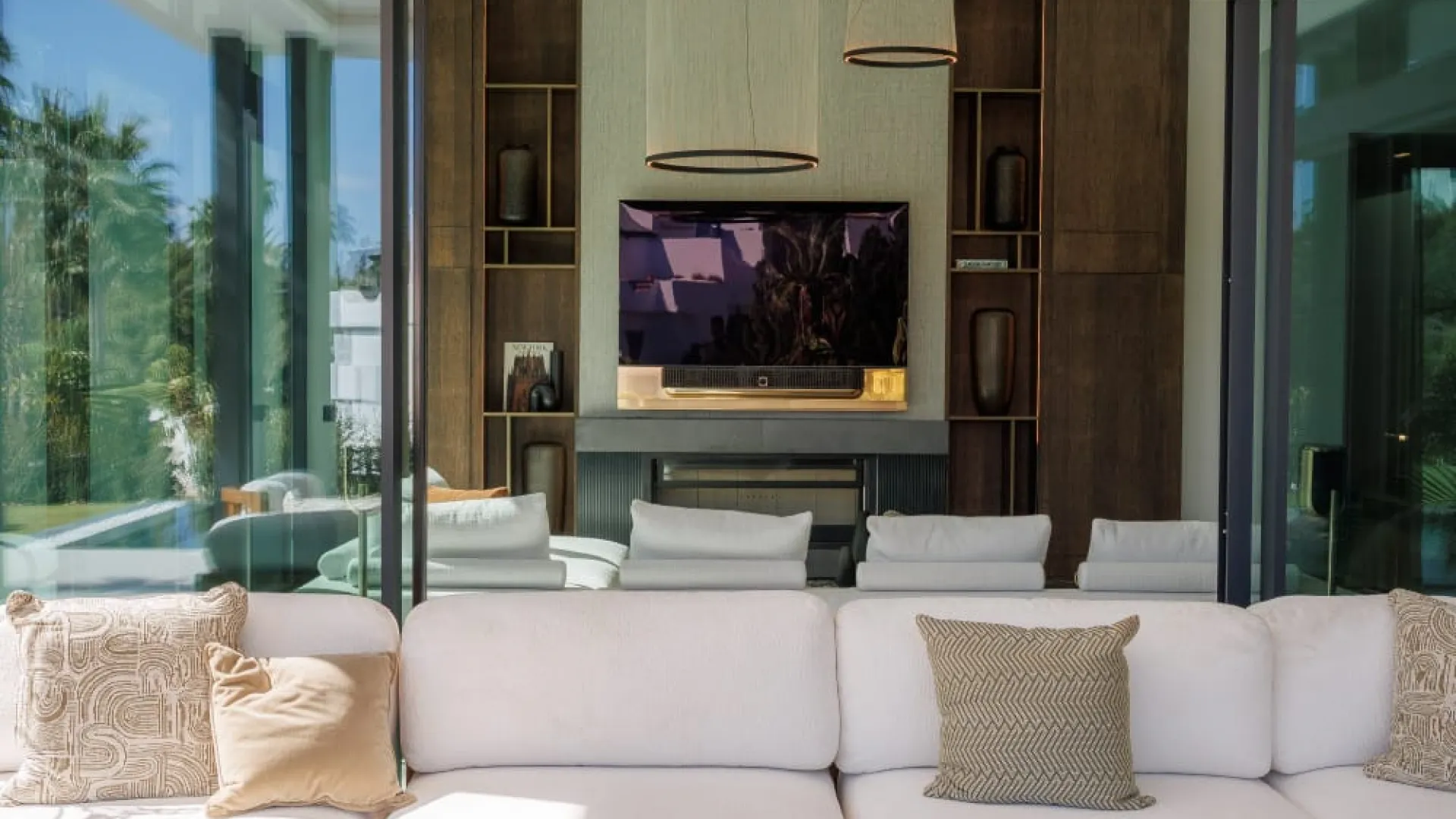 For sale 4 bedrooms villa in Marbella Golden Mile